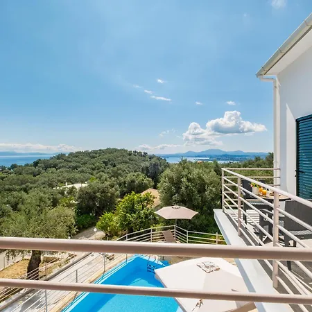 Villa Elli Epavlis Private Pool Starlink Wifi Near Barbati Spartylas