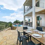 Elli Epavlis Private Pool Starlink Wifi Near Barbati Spartylas