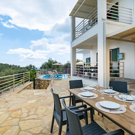 Elli Epavlis Private Pool Starlink Wifi Near Barbati Szpartílasz